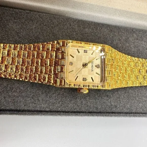18kt HGE VINTAGE  Ladies Geneva yellow gold watch! - Picture 11 of 15